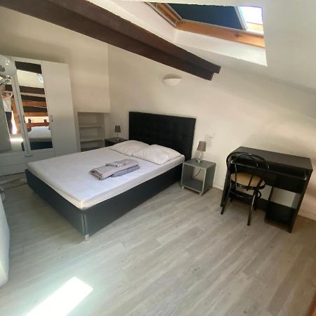 Le Cocon D'Avignon - T2 Duplex 40M2 - Centre Historique Intra Muros- Wifi Climatisation ภายนอก รูปภาพ